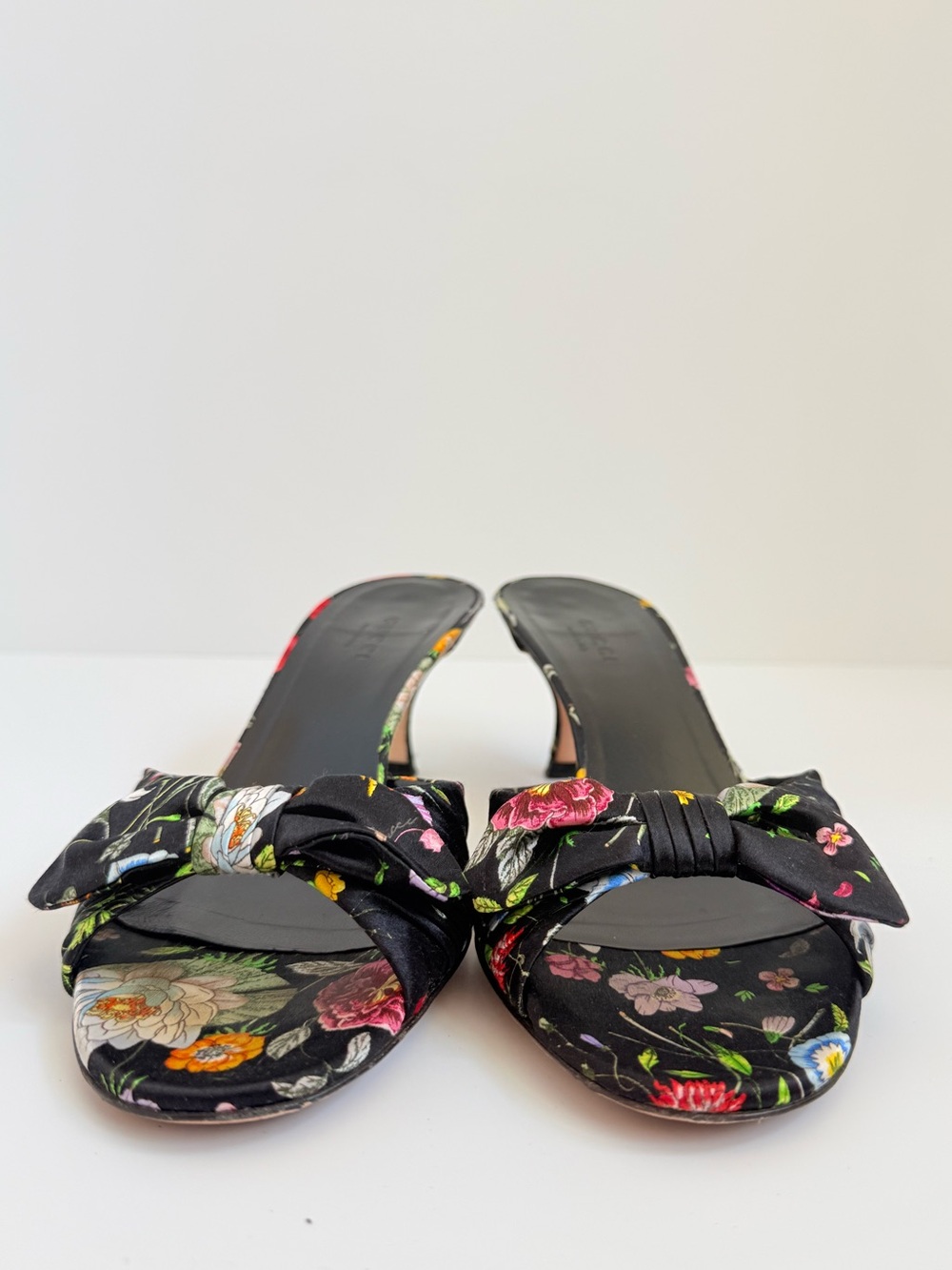 Gucci Flora Satin Bow Mule Heels Black Floral Sandals US 6 Vintage Y2K - Picture 5 of 11